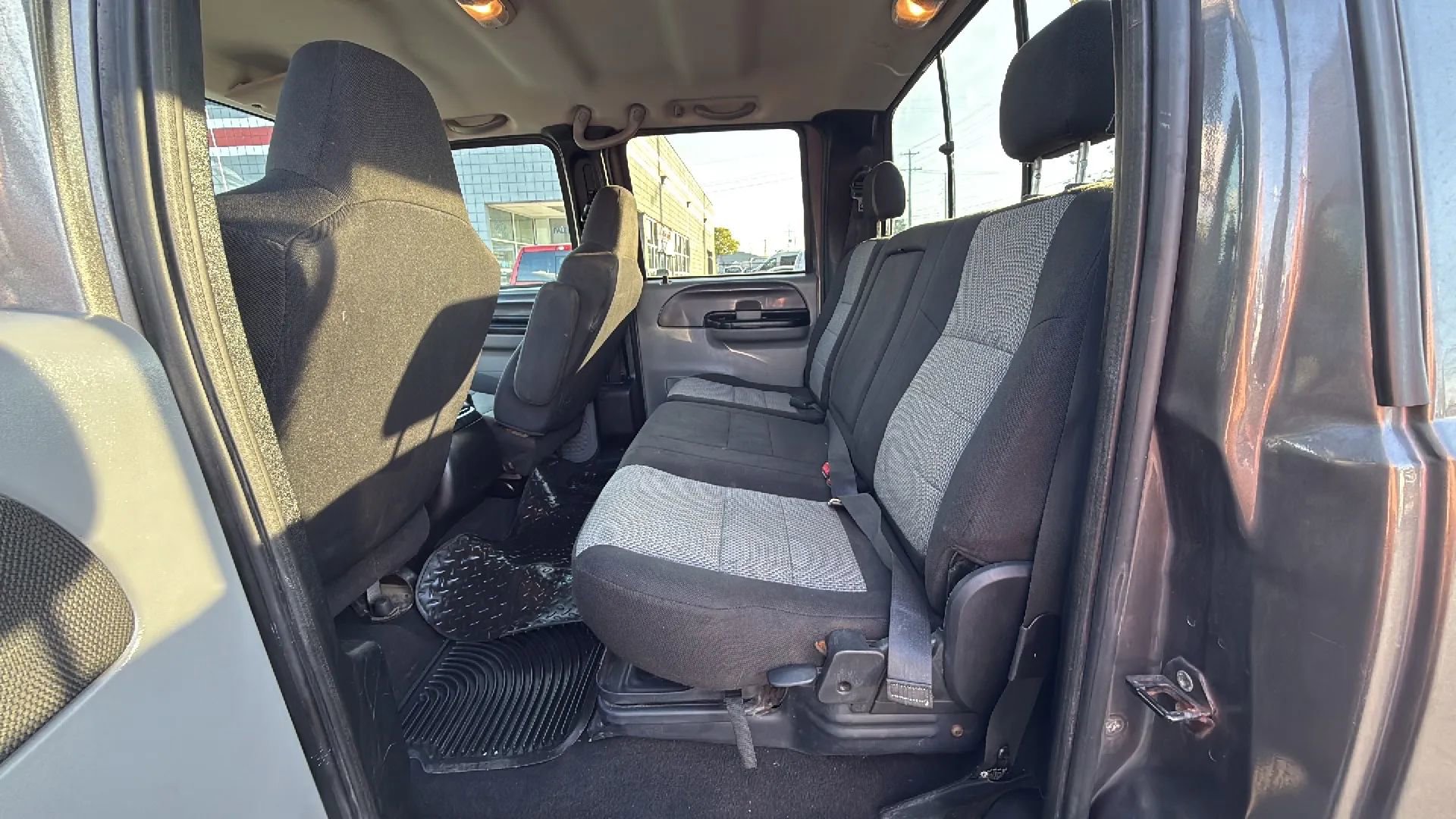 Used 2004 Ford F250 XLT image 12