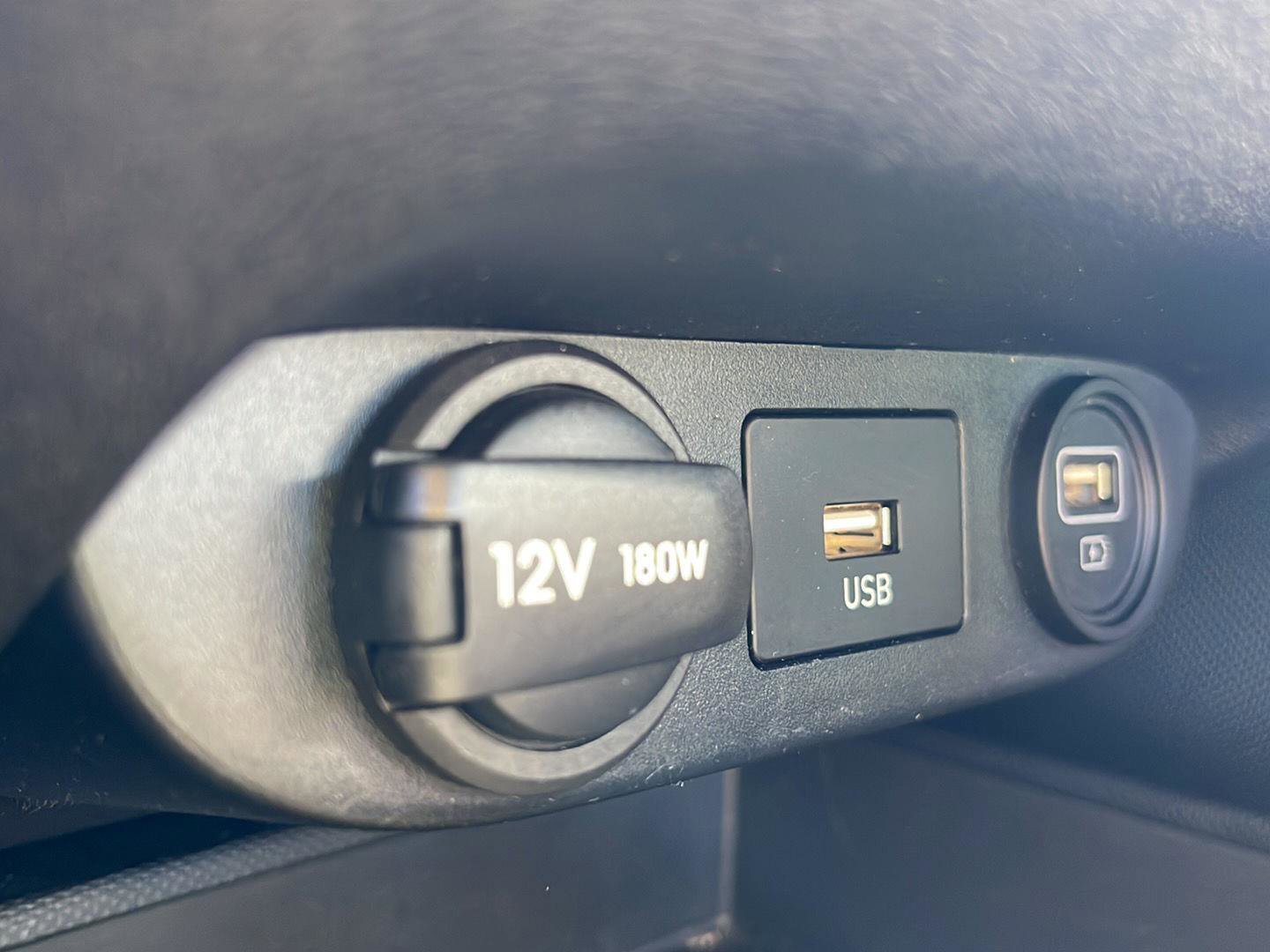 Used 2023 Hyundai Elantra SEL image 21