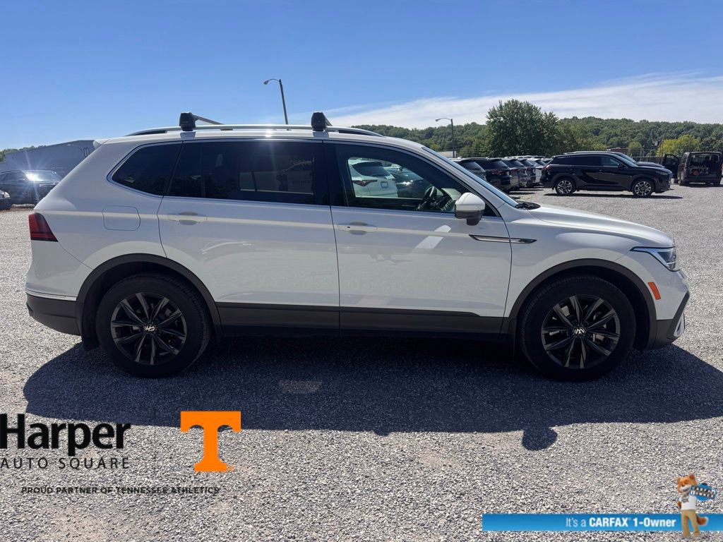 Used 2024 Volkswagen Tiguan SE w/ Panoramic Sunroof Package AWD/4WD image 6