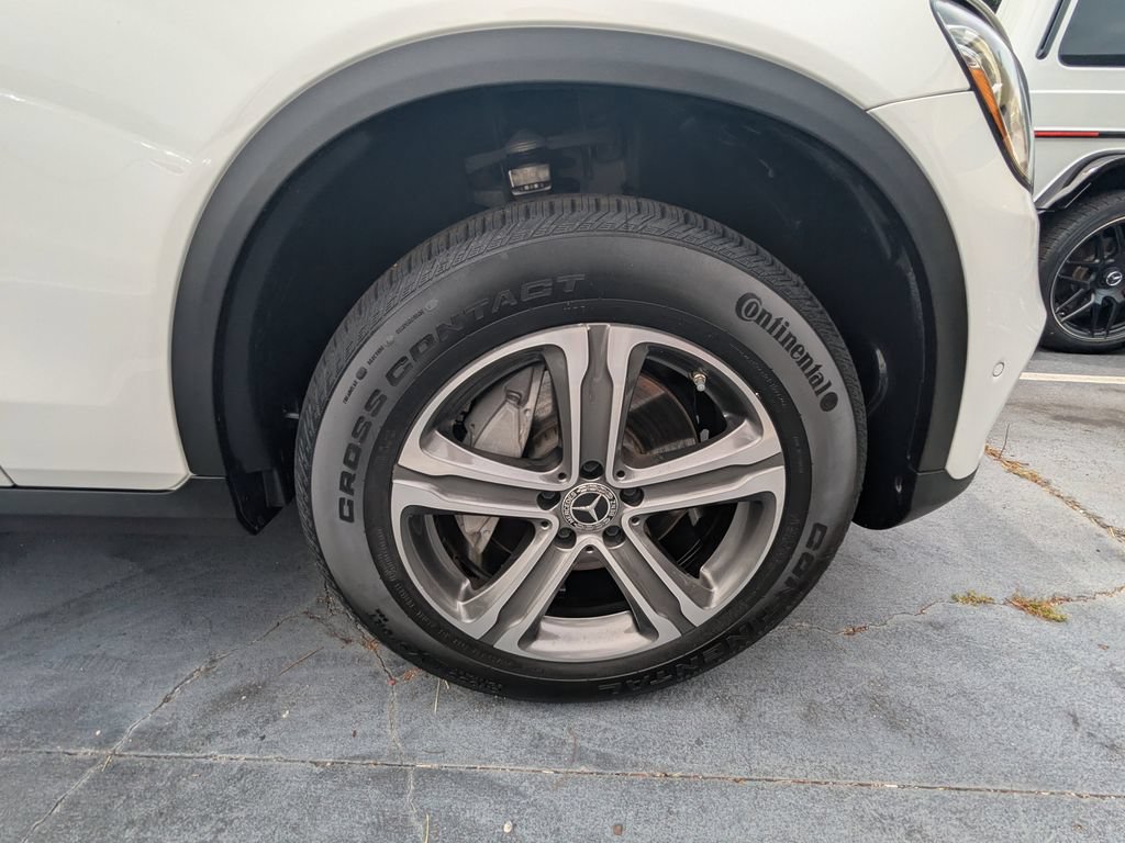 Used 2022 Mercedes-Benz GLC 300 4MATIC w/ Driver Assistance Package image 49