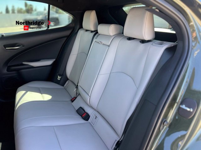 Used 2022 Lexus UX 200 w/ Premium Package FWD image 15