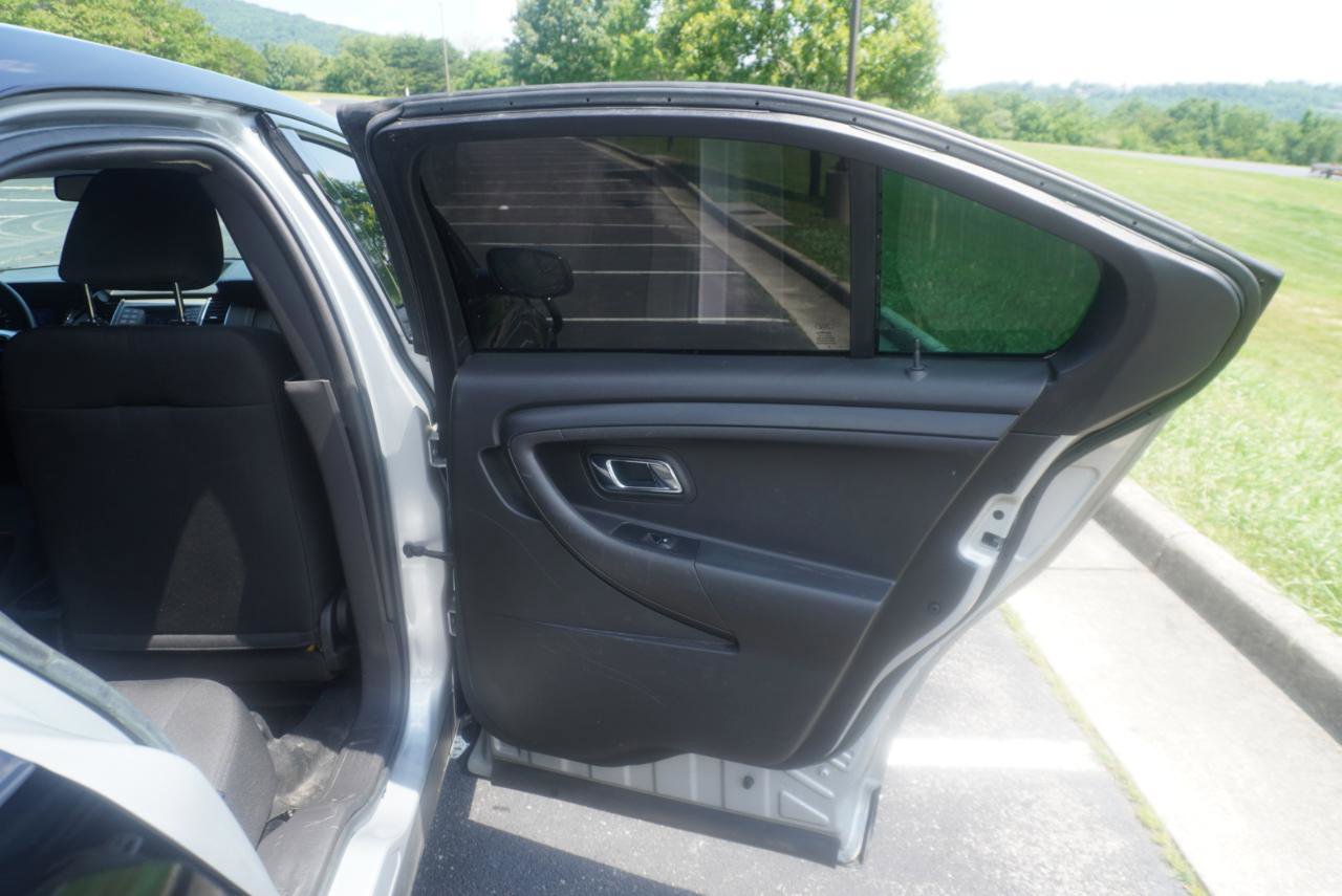 Used 2016 Ford Taurus Police Interceptor AWD image 18