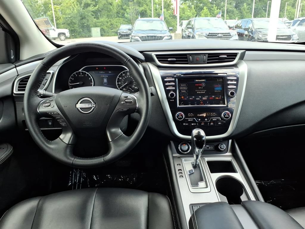Used 2024 Nissan Murano SV AWD/4WD image 14