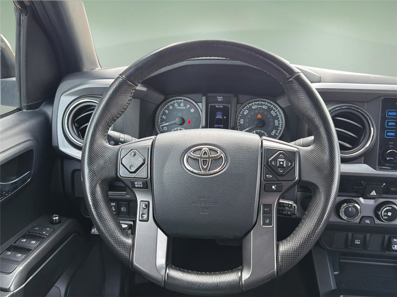 Used 2018 Toyota Tacoma TRD Sport AWD/4WD image 18