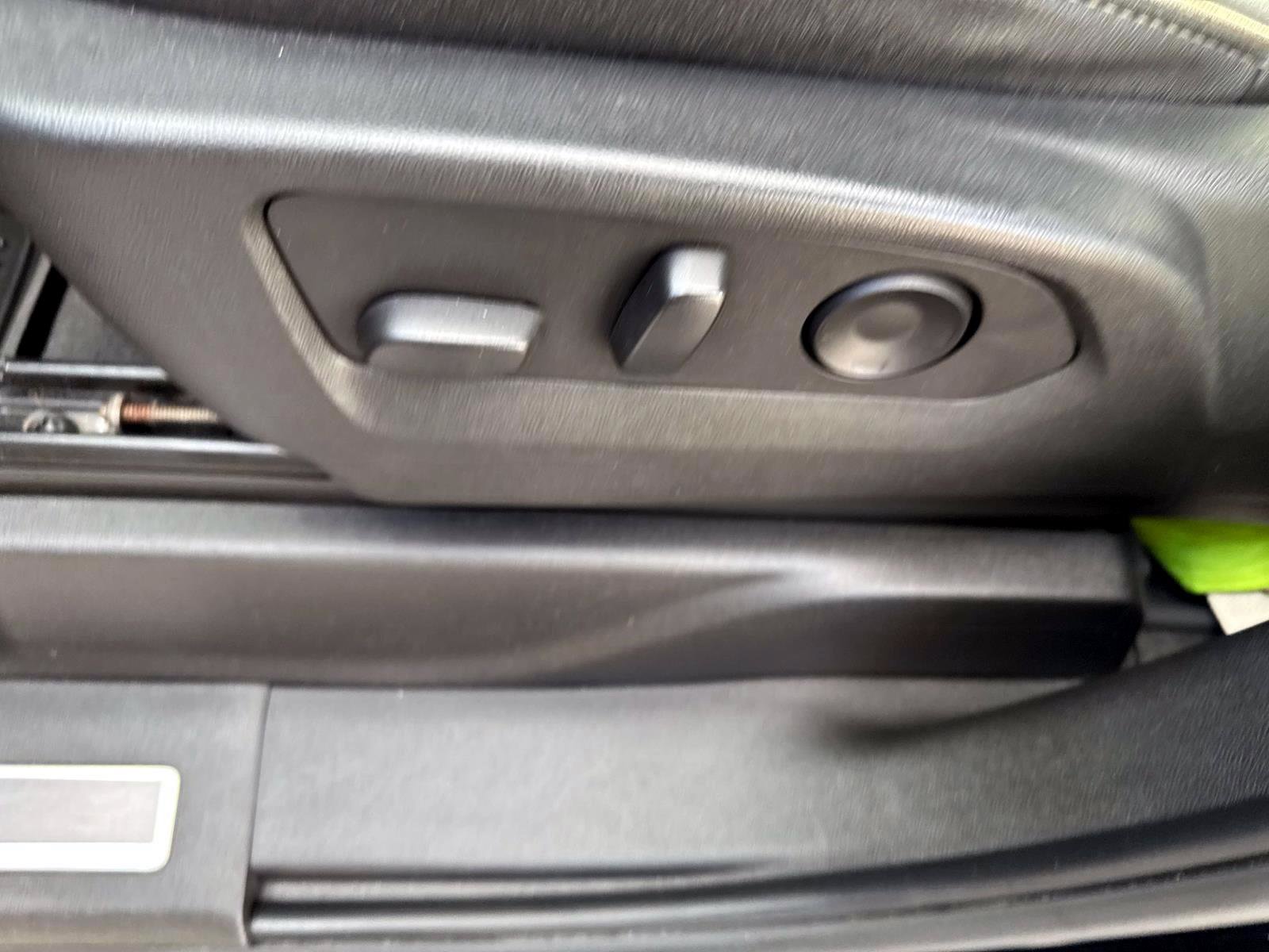 Certified 2023 GMC Yukon SLT w/ SLT Luxury Package image 14