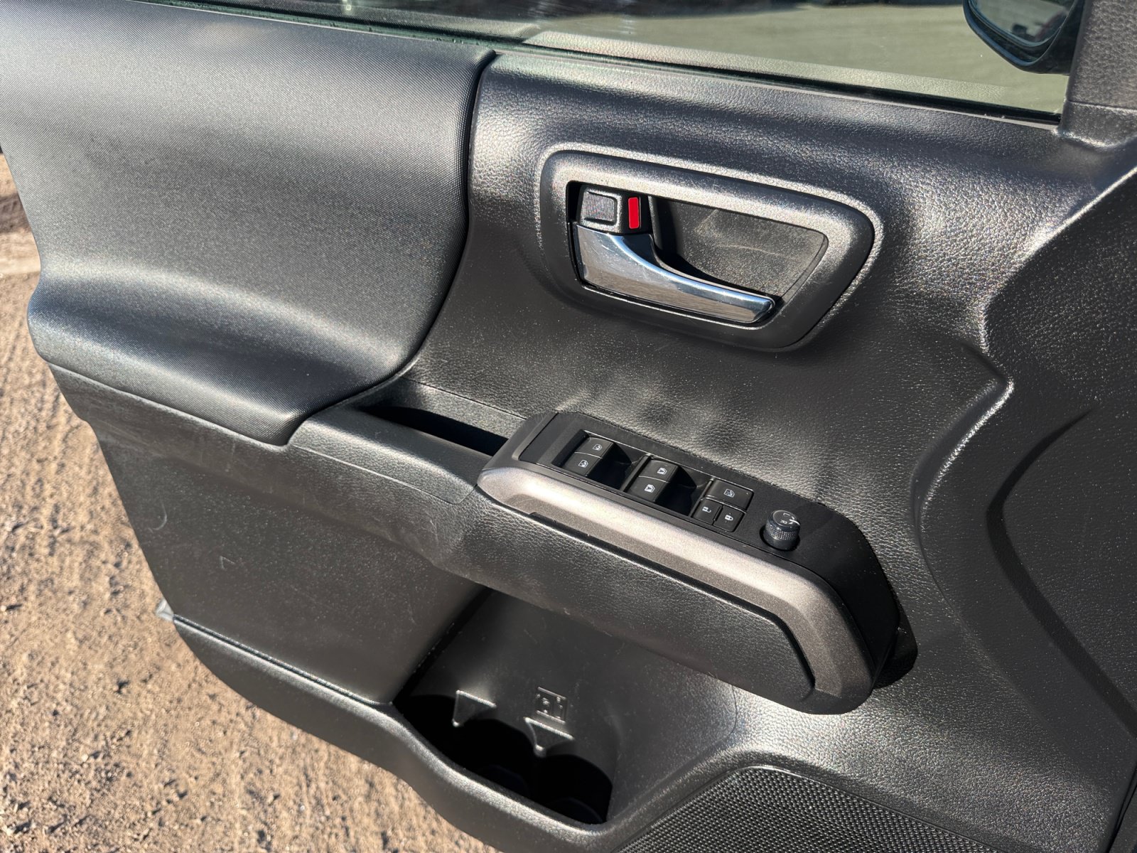 Used 2022 Toyota Tacoma TRD Off-Road w/ Technology Package AWD/4WD image 14