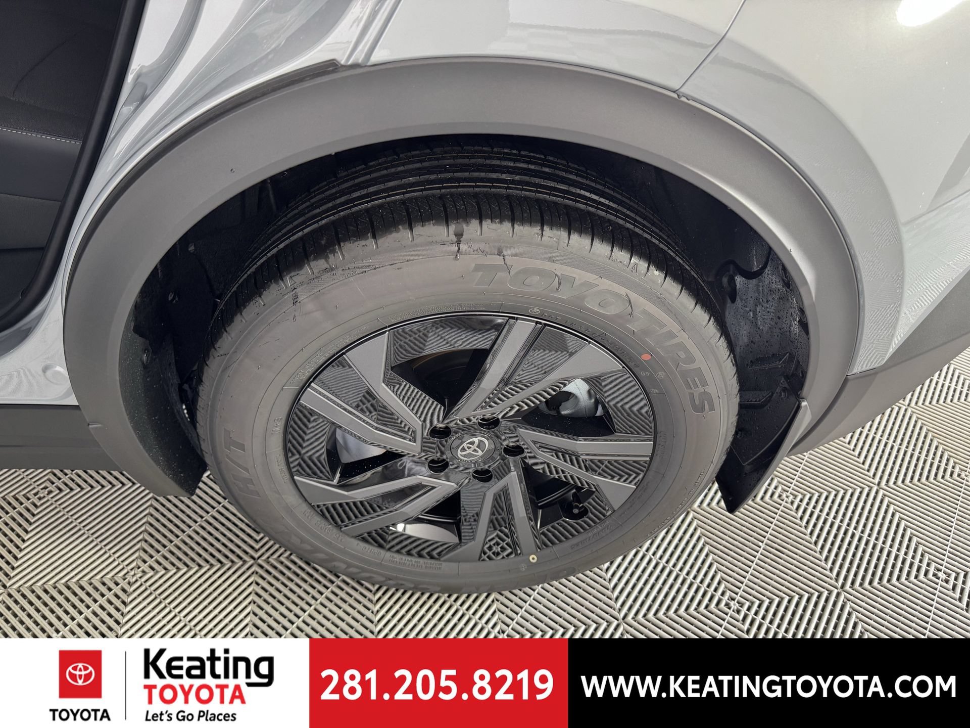 Used 2026 Toyota C-HR AWD/4WD image 15