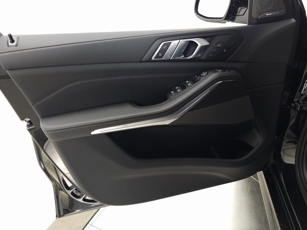 Used 2026 BMW X5 M60i w/ Executive Package image 10