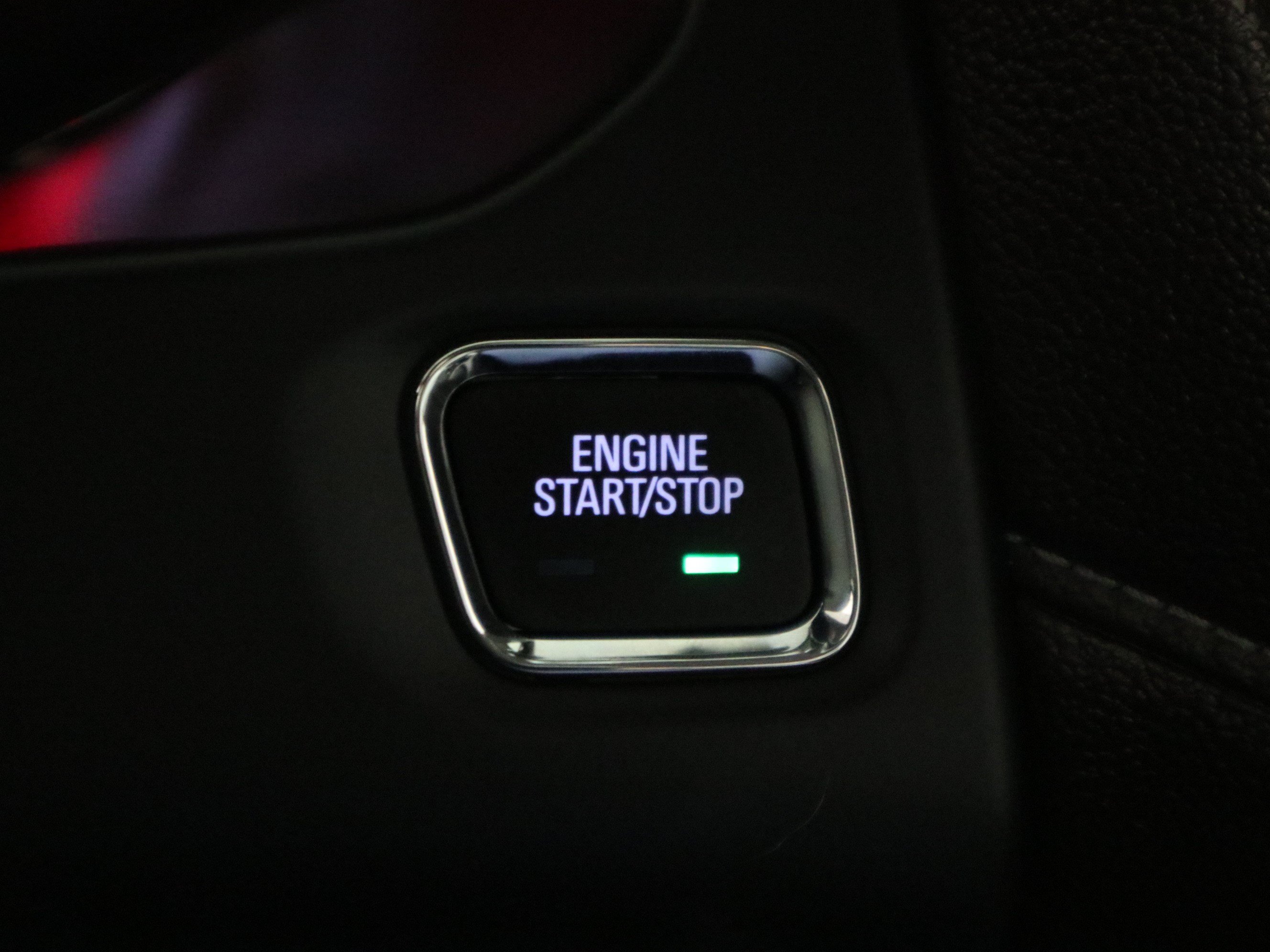 Used 2023 GMC Acadia SLT w/ Technology Package FWD image 32