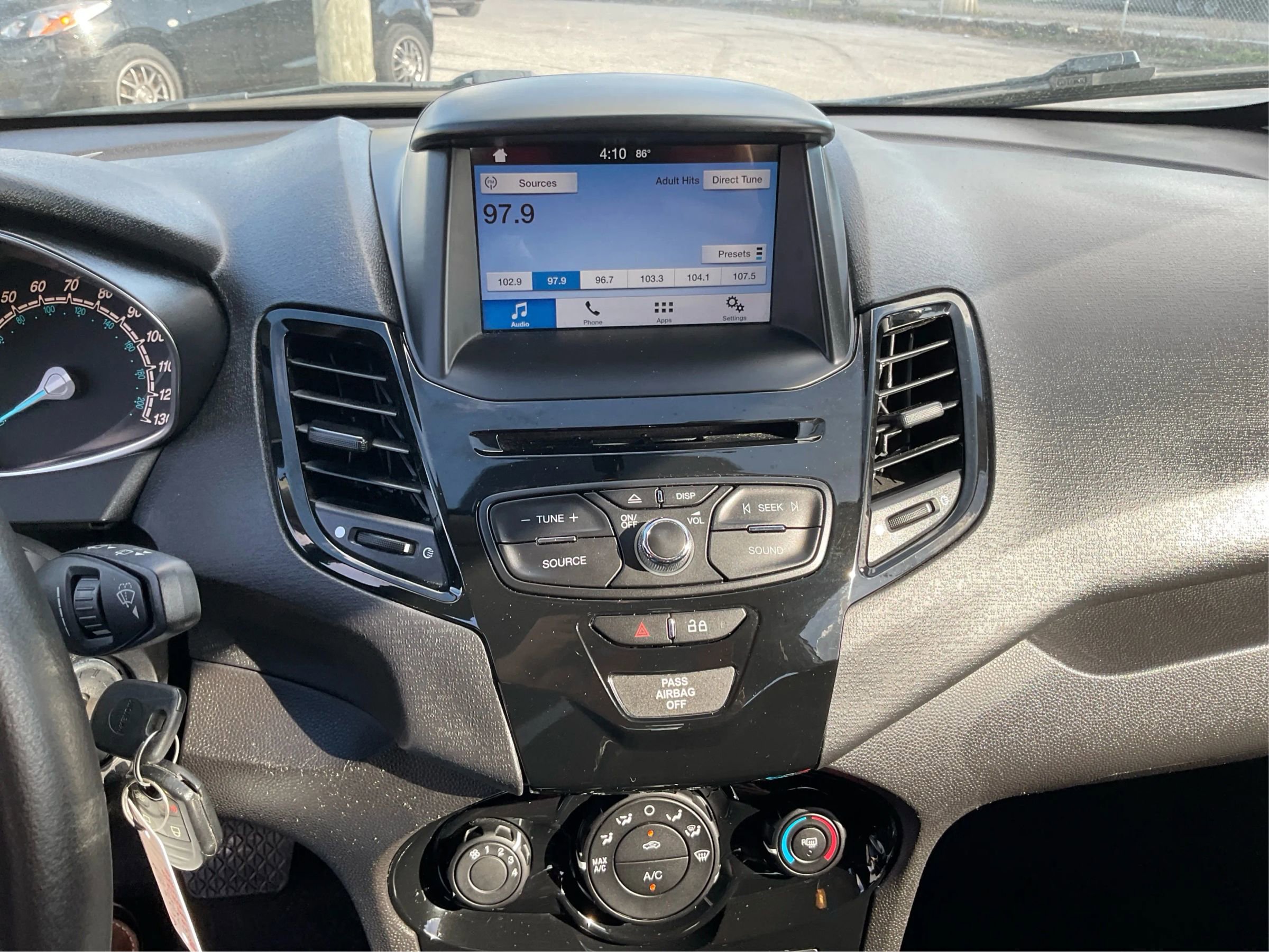 Used 2016 Ford Fiesta SE w/ Equipment Group 201A image 13