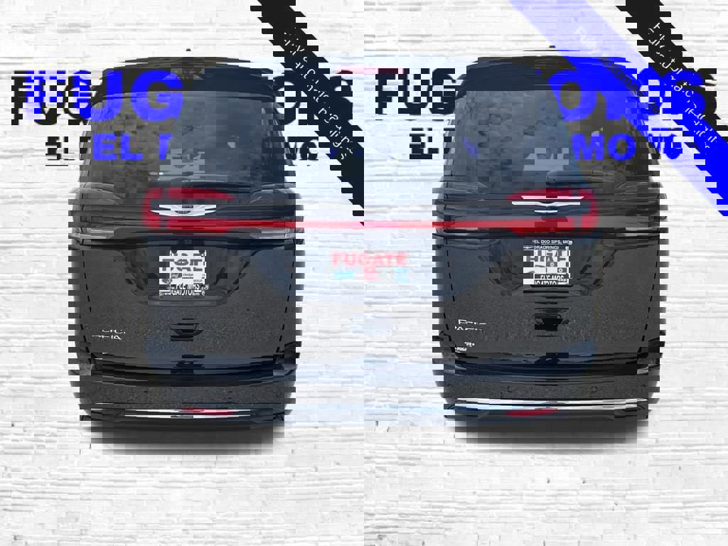 New 2026 Chrysler Pacifica Select image 4