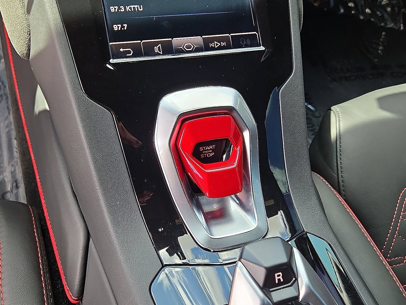 Used 2023 Lamborghini Huracan EVO AWD/4WD image 28