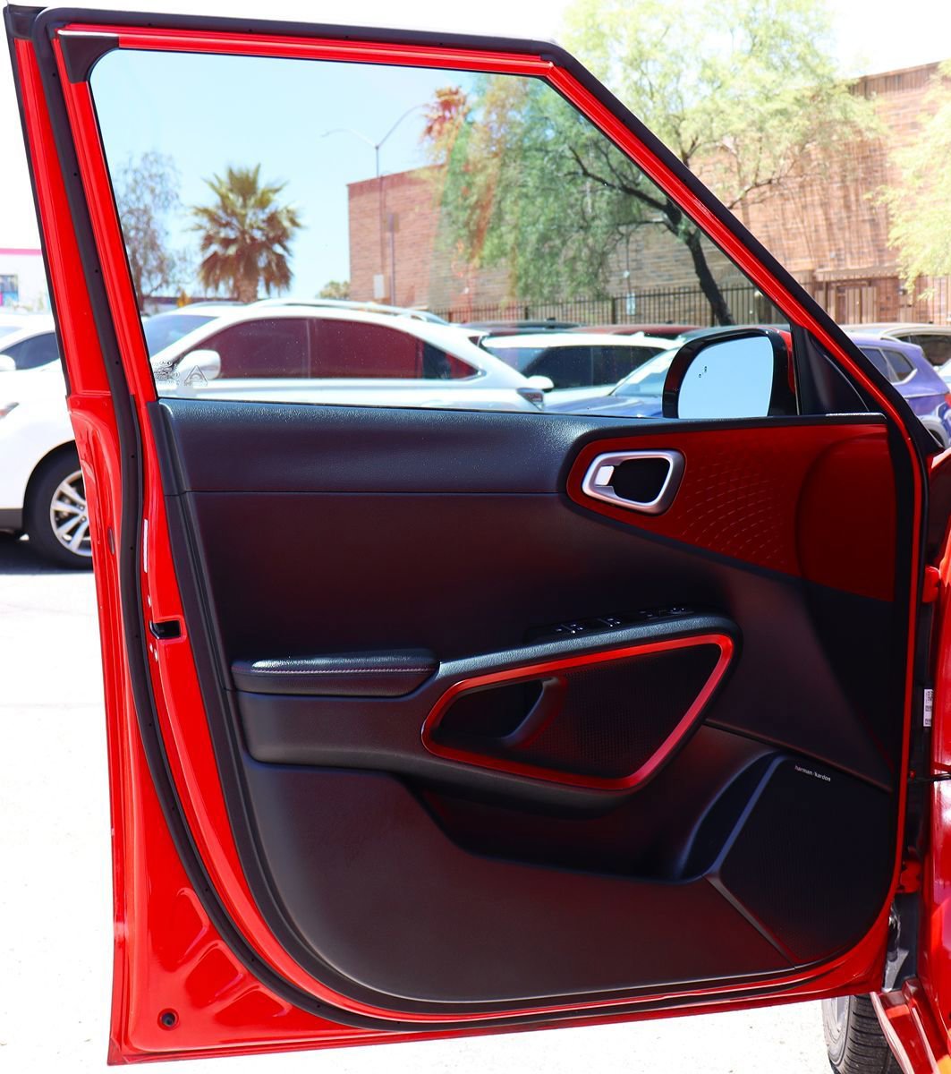 Used 2021 Kia Soul Turbo FWD image 36