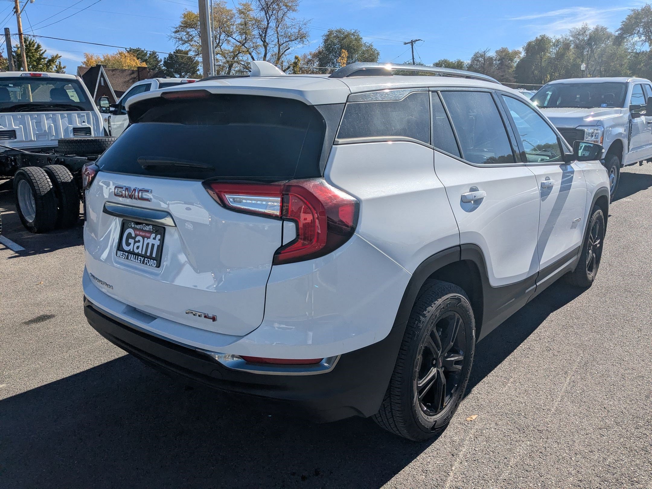 Used 2023 GMC Terrain AT4 image 3