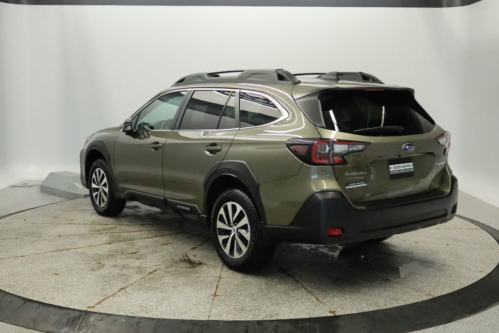 Used 2025 Subaru Outback Premium image 3