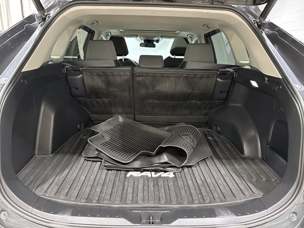 Certified 2022 Toyota RAV4 XLE w/ Convenience Package image 15