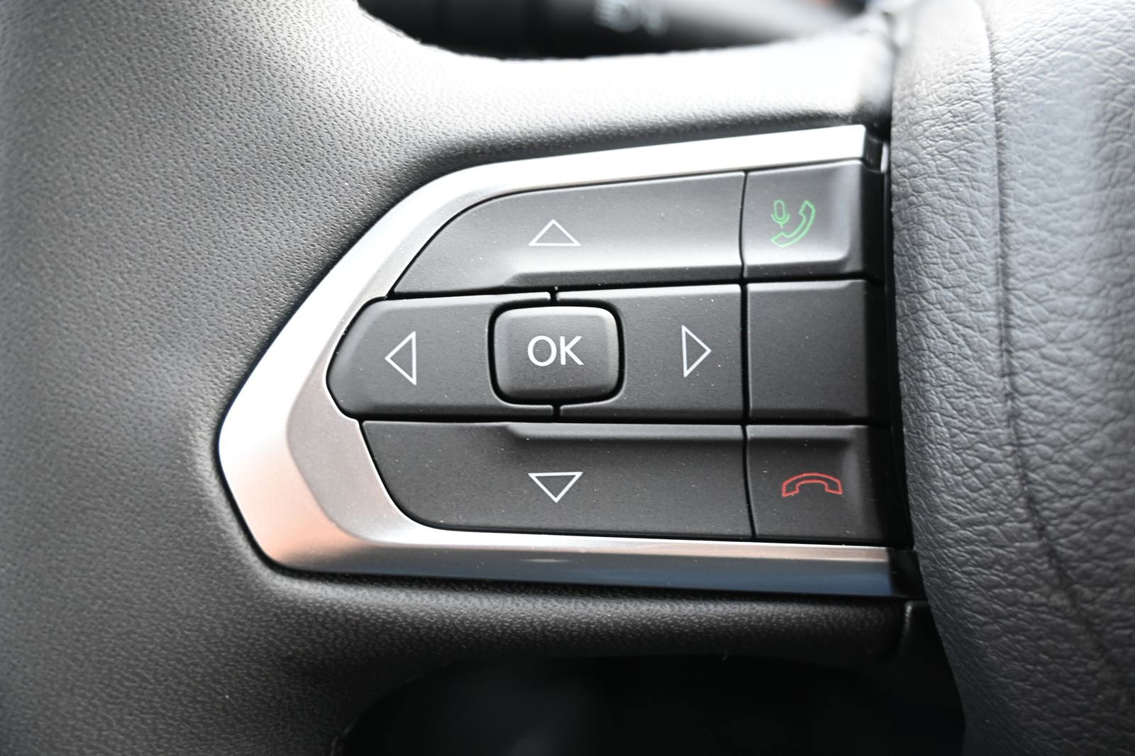 New 2026 Jeep Compass Latitude image 10