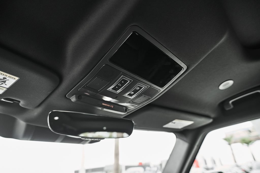 Used 2025 Land Rover Defender 110 S AWD/4WD image 34