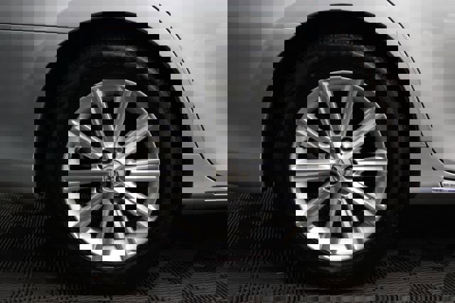 Used 2012 Toyota Camry XLE w/ Leather Pkg image 6