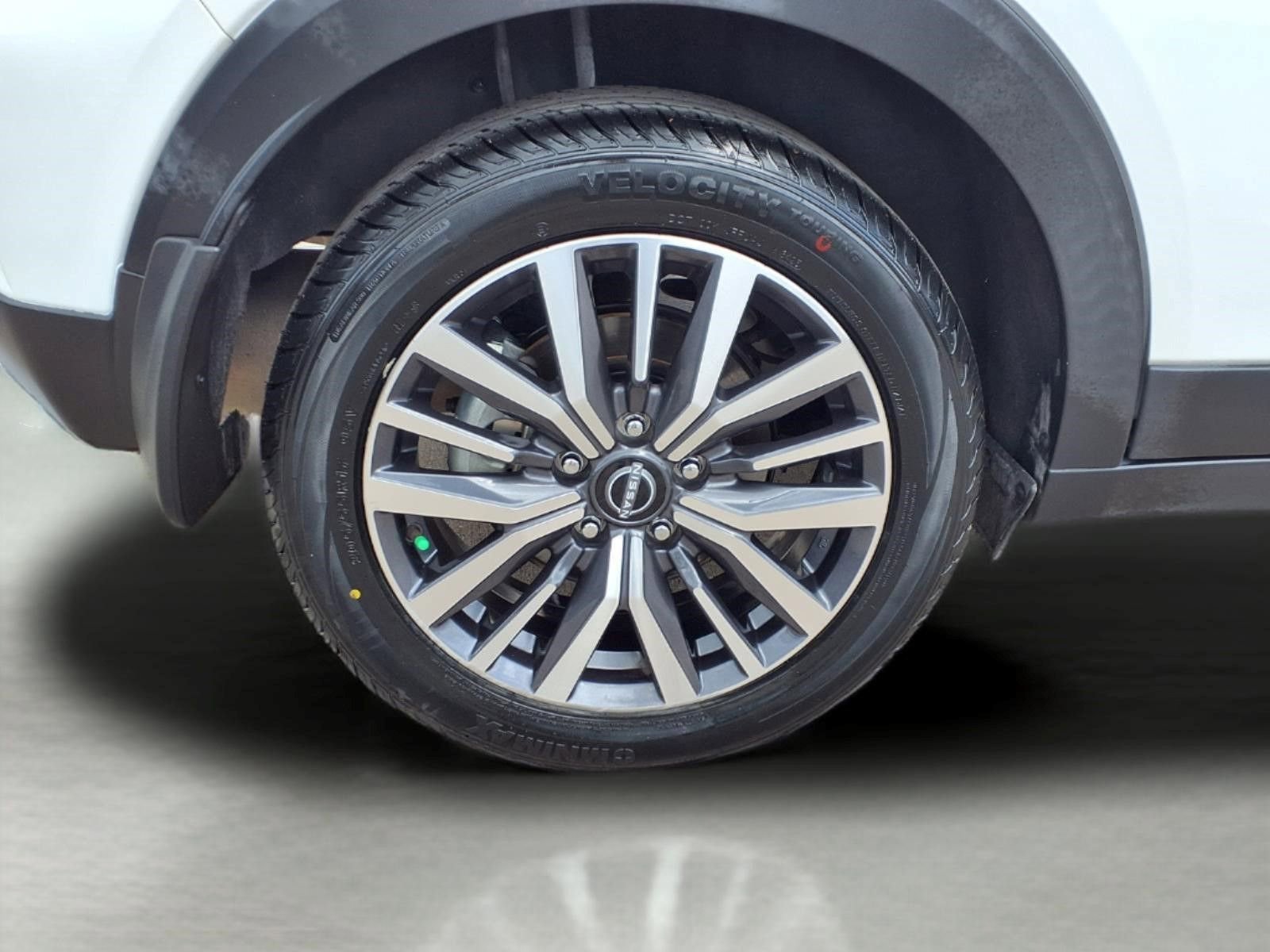 Used 2023 Nissan Kicks SR image 9