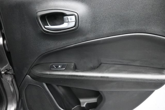 Used 2020 Jeep Compass Latitude AWD/4WD image 29