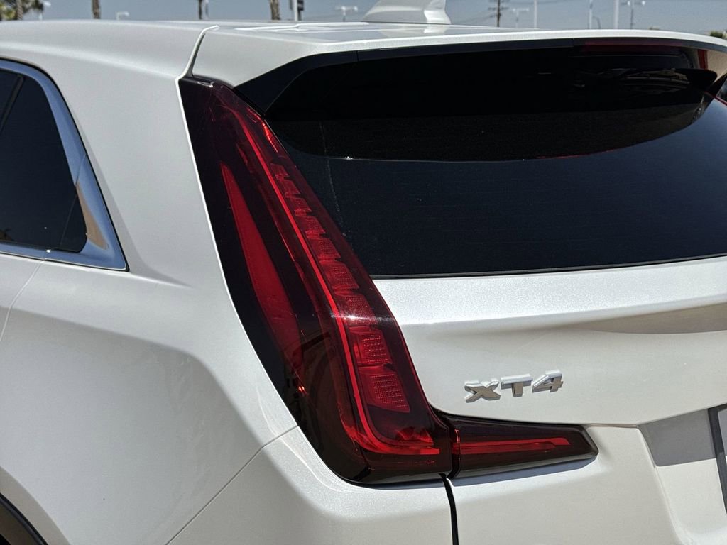 Certified 2024 Cadillac XT4 Luxury w/ Cold Weather Package AWD/4WD image 39