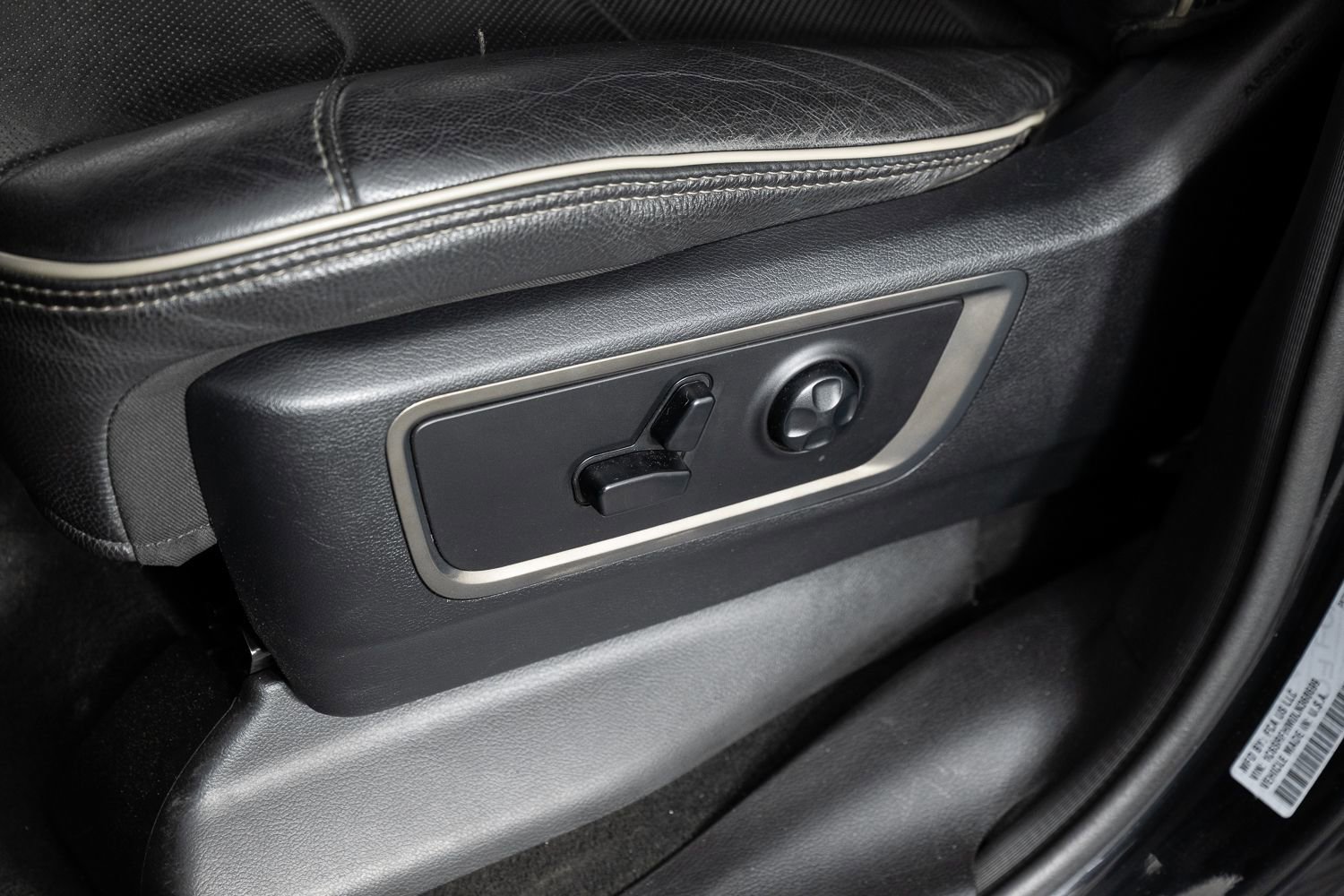 Used 2020 RAM 1500 Limited w/ Black Appearance Package image 16