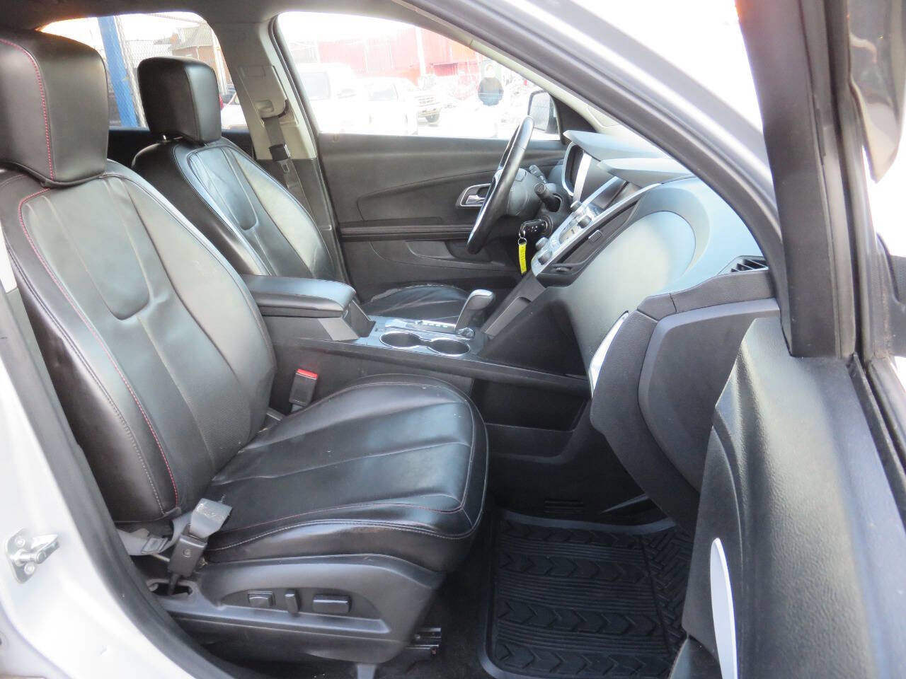 Used 2015 Chevrolet Equinox LT image 11