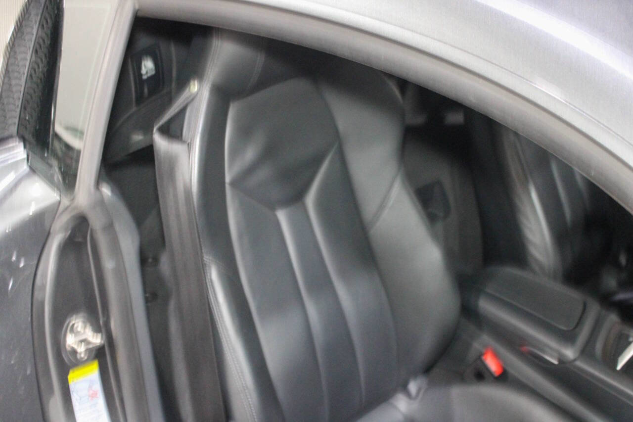 Used 2017 Audi R8 V10 w/ Carbon Exterior Package image 35