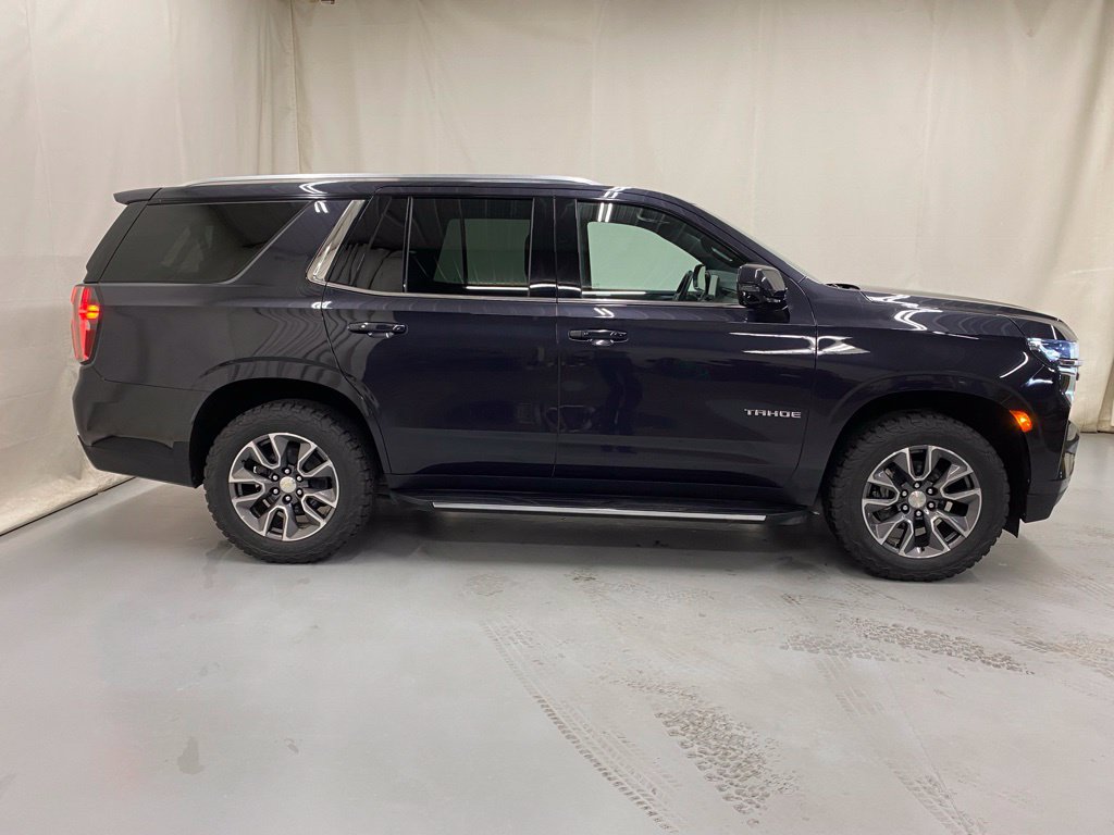 Used 2022 Chevrolet Tahoe LT w/ Luxury Package AWD/4WD image 9