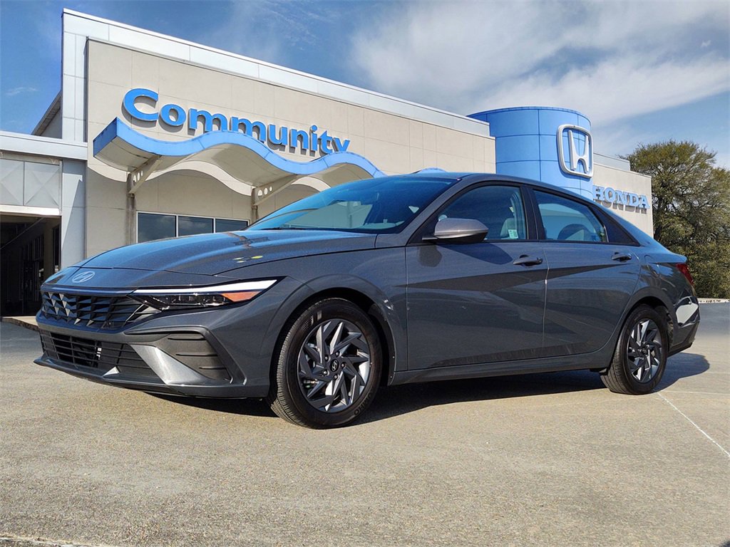 Used 2024 Hyundai Elantra SEL