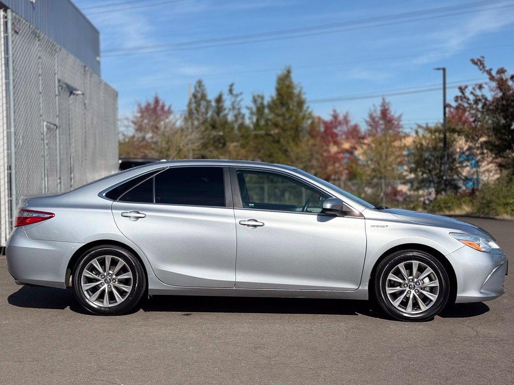 Used 2016 Toyota Camry XLE w/ Moonroof Package FWD image 6