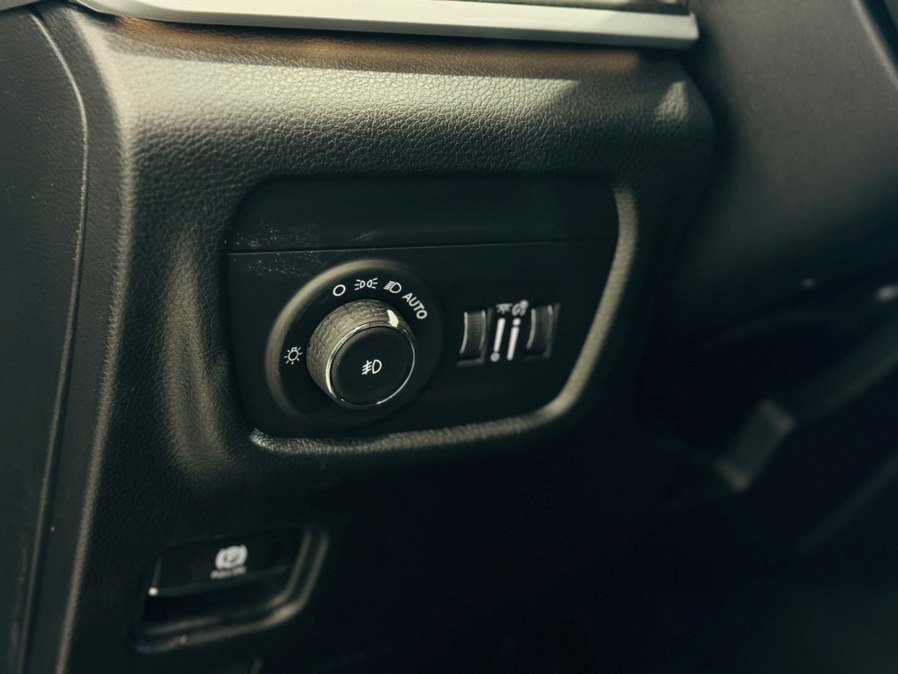 Used 2026 Jeep Grand Cherokee Limited image 12