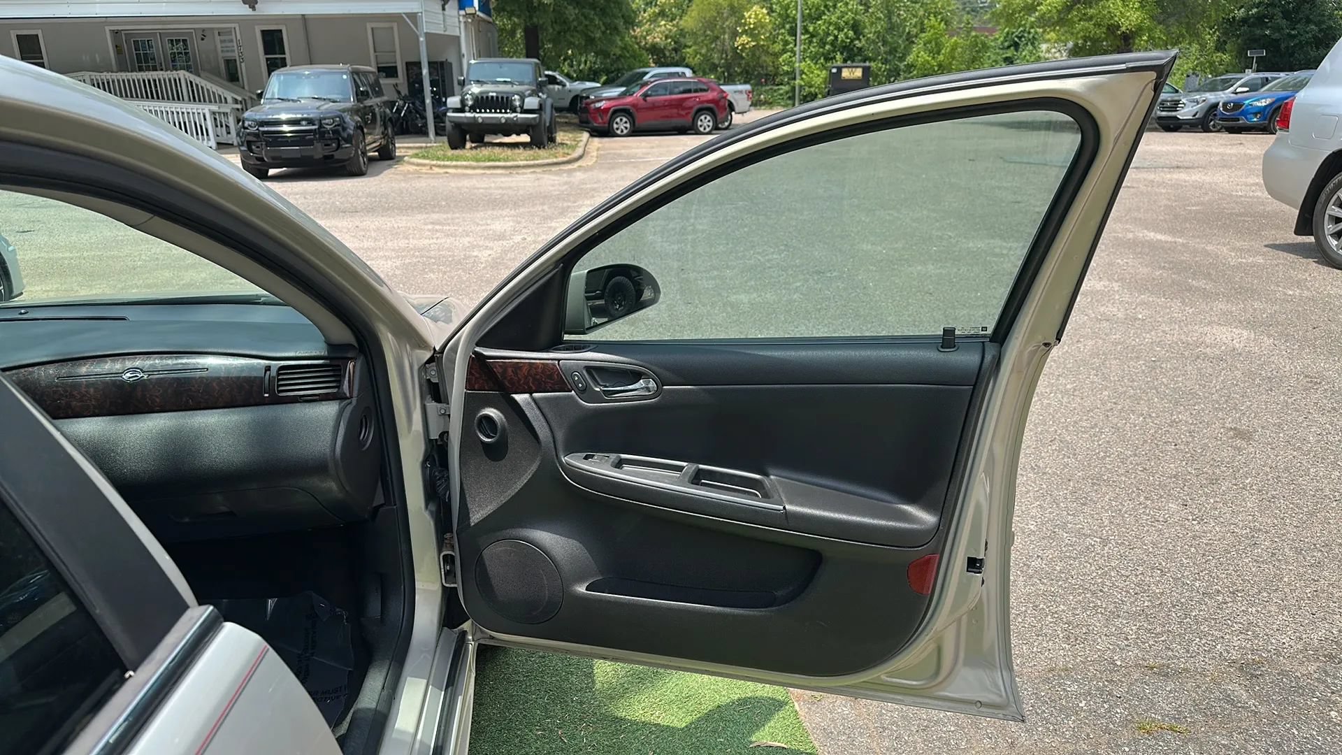 Used 2012 Chevrolet Impala LT FWD image 24