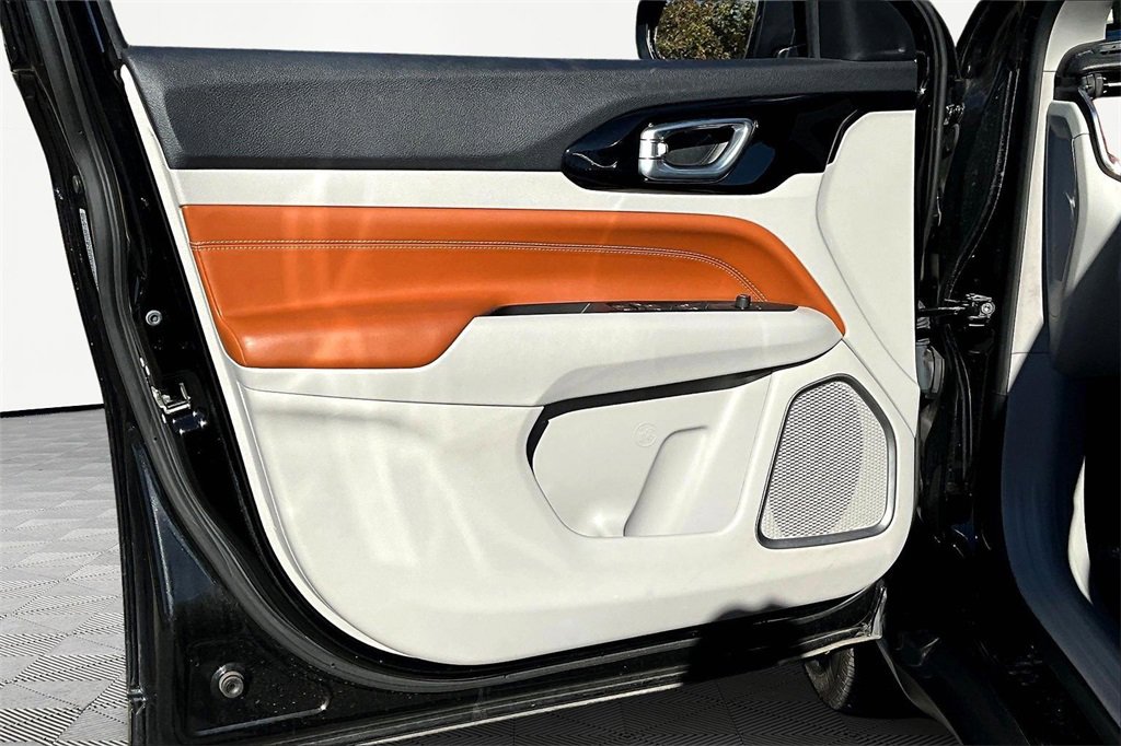 Used 2022 Jeep Compass Limited image 23