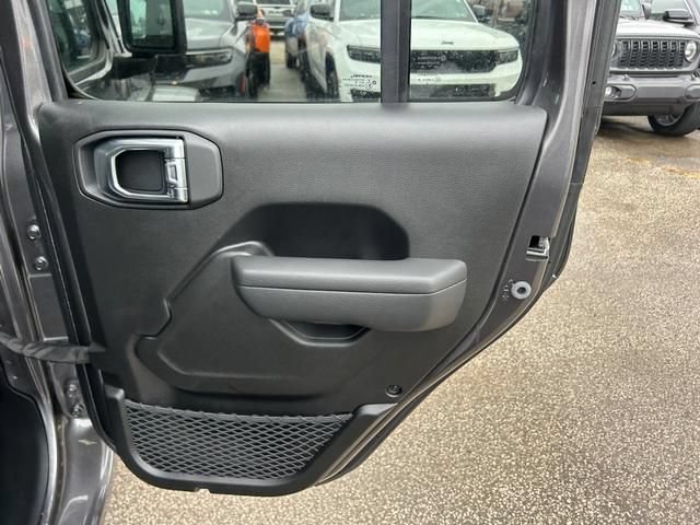 New 2025 Jeep Gladiator Sport AWD/4WD image 27