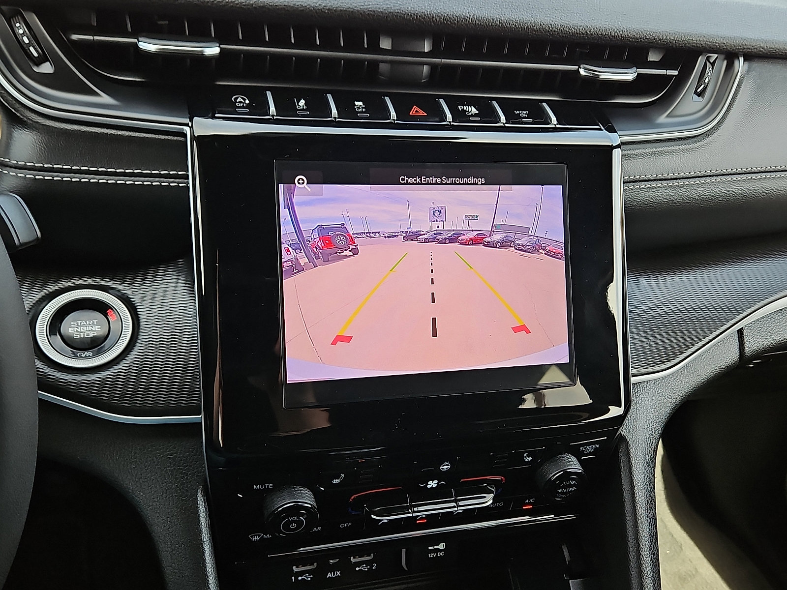 Used 2025 Jeep Grand Cherokee Altitude image 15