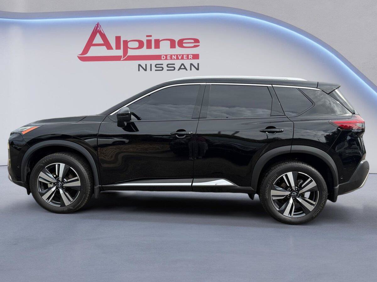 Used 2025 Nissan Pathfinder SV AWD/4WD image 2
