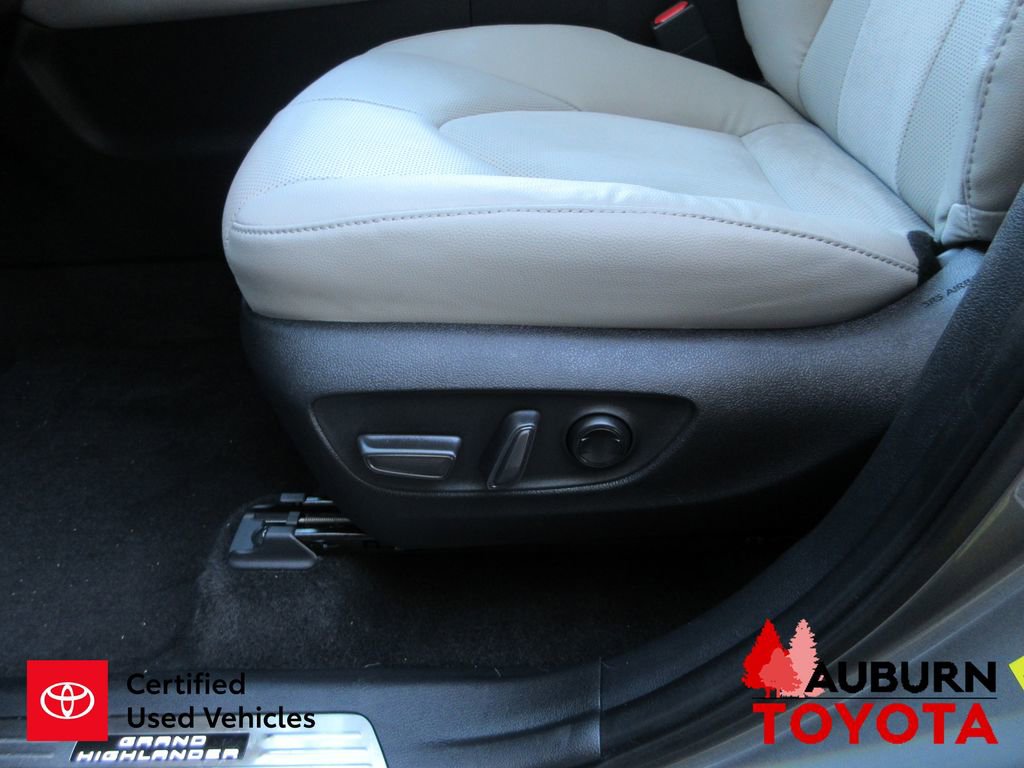 Certified 2025 Toyota Grand Highlander AWD Hybrid image 32