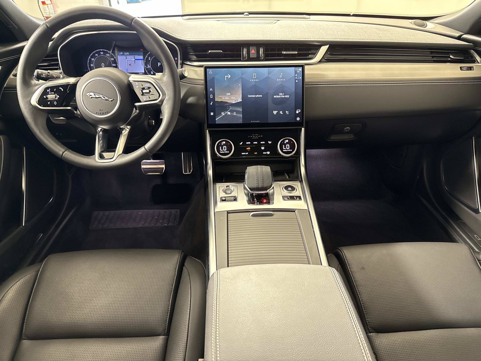 Certified 2024 Jaguar XF R-Dynamic SE AWD/4WD image 13