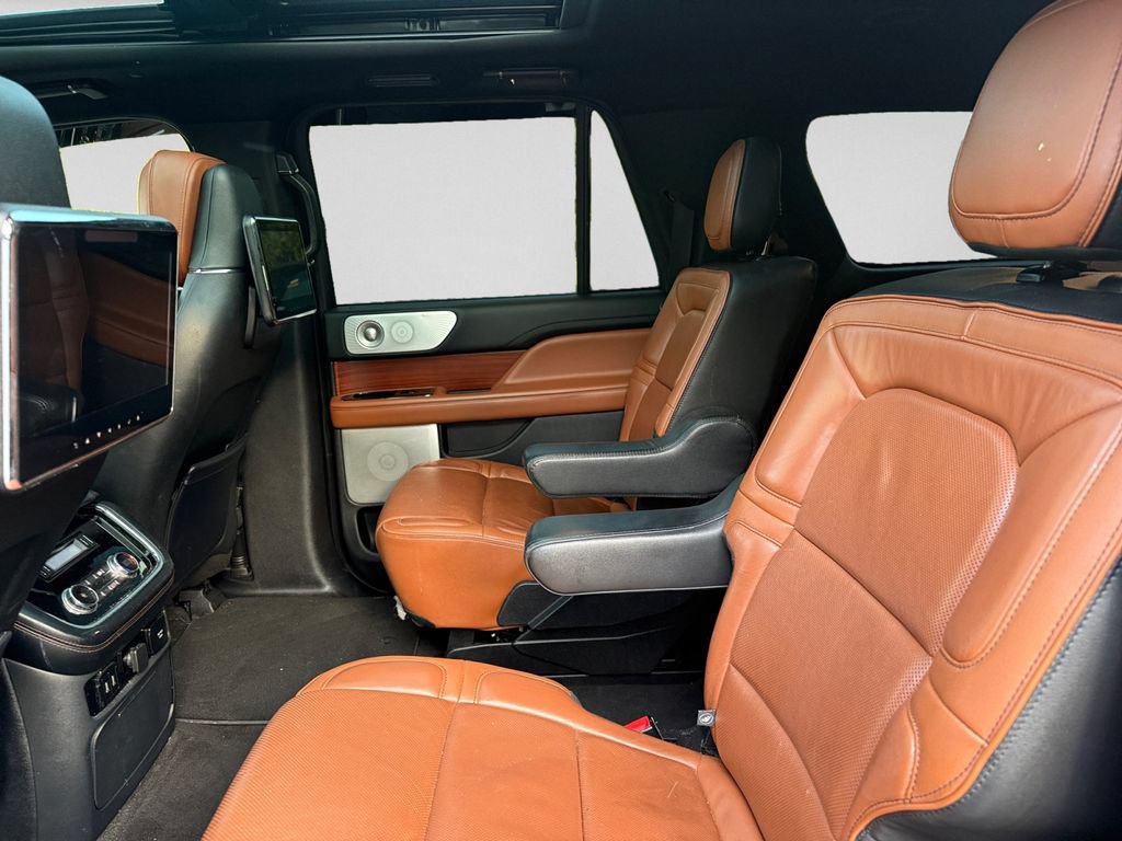 Used 2018 Lincoln Navigator L Reserve w/ Technology Package AWD/4WD image 28