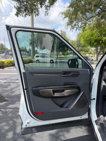 Used 2024 Kia EV9 Light Long Range RWD image 27