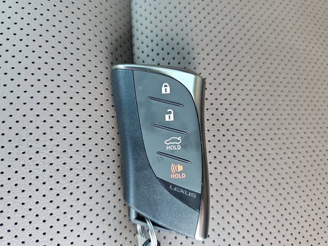 Certified 2025 Lexus ES 300h w/ Premium Package image 37