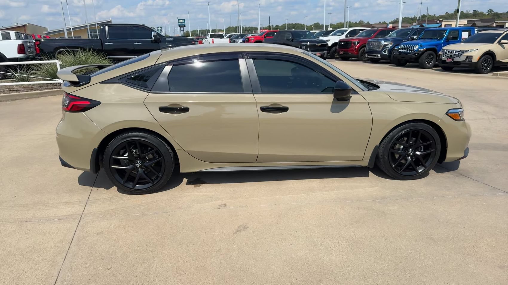 Used 2025 Honda Civic Sport image 2