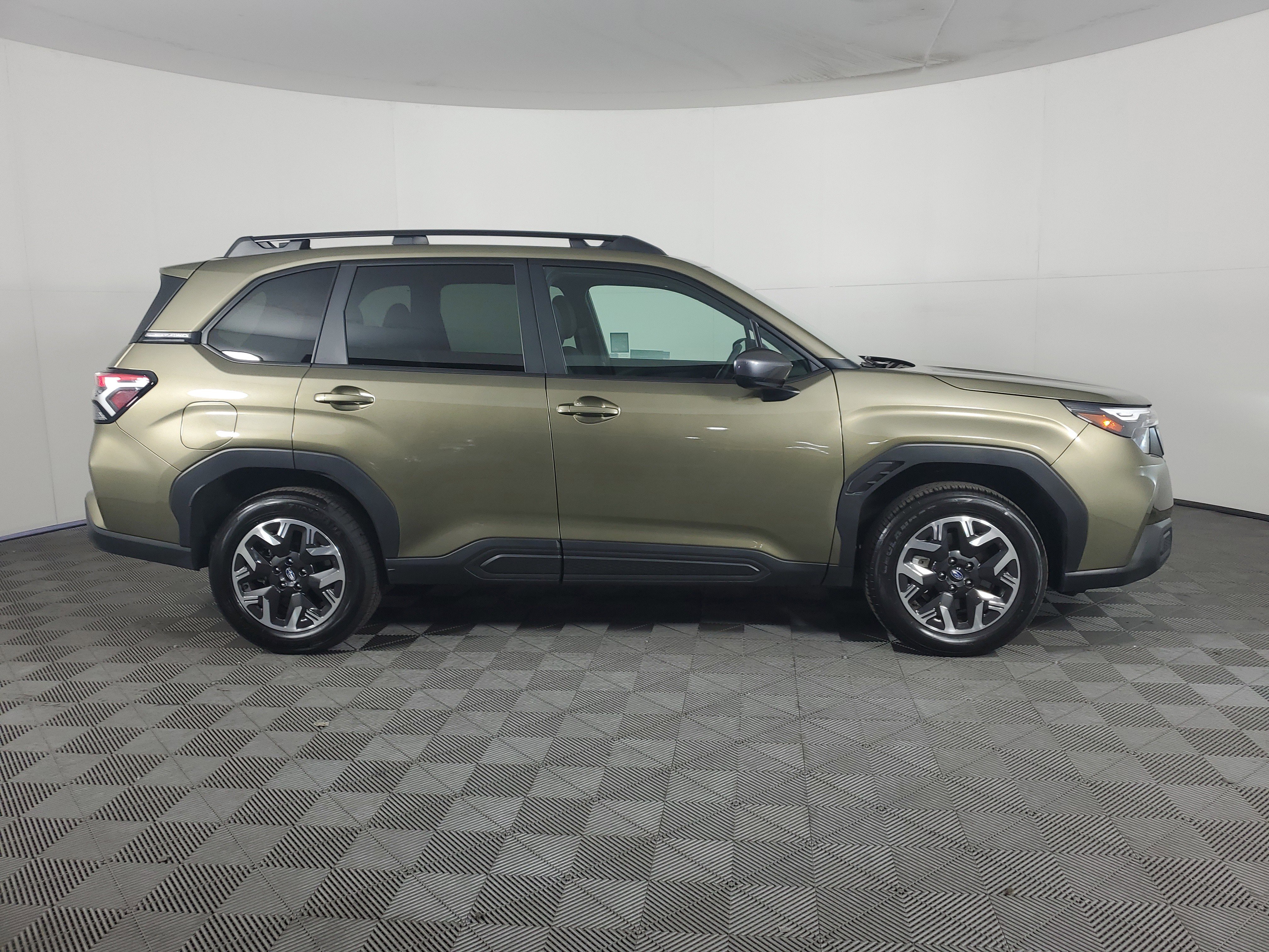 Used 2026 Subaru Forester Premium image 3