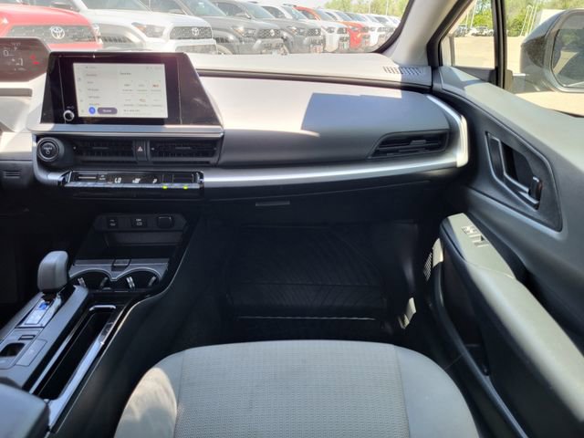 Used 2025 Toyota Prius LE AWD/4WD image 26