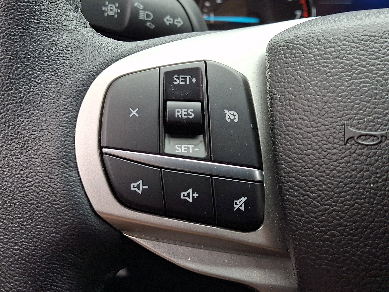 Certified 2023 Ford Explorer XLT image 24