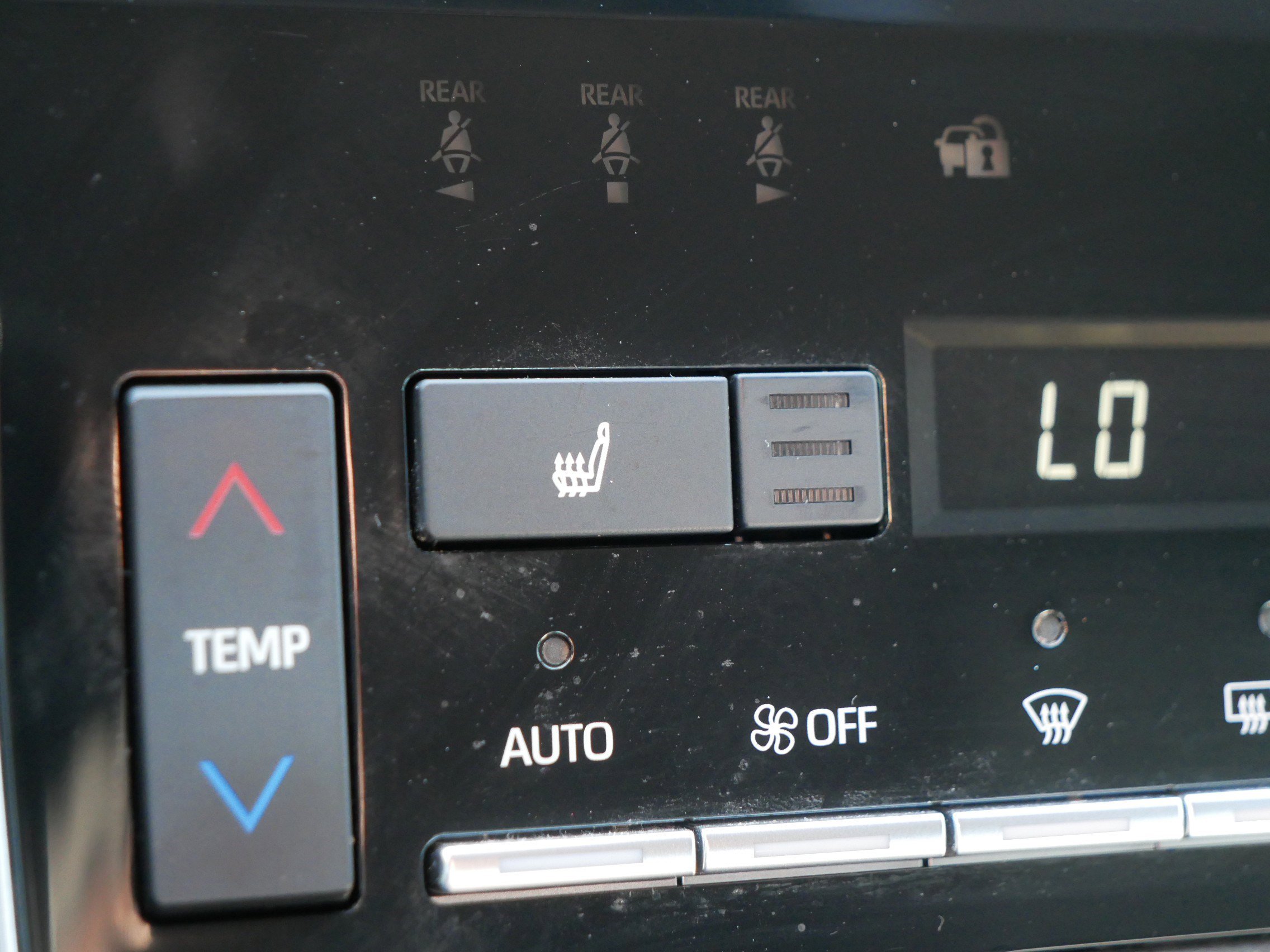 Used 2020 Toyota Avalon XLE FWD image 28