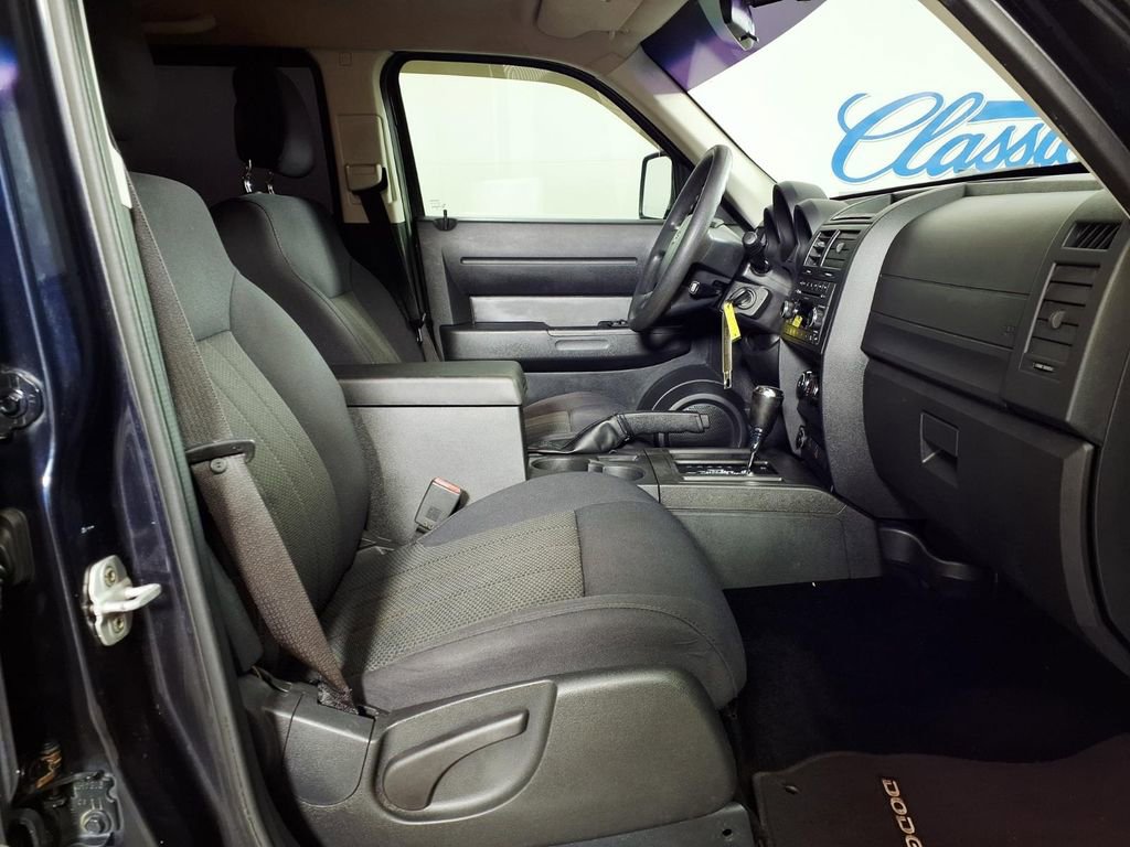 Used 2011 Dodge Nitro Heat image 13