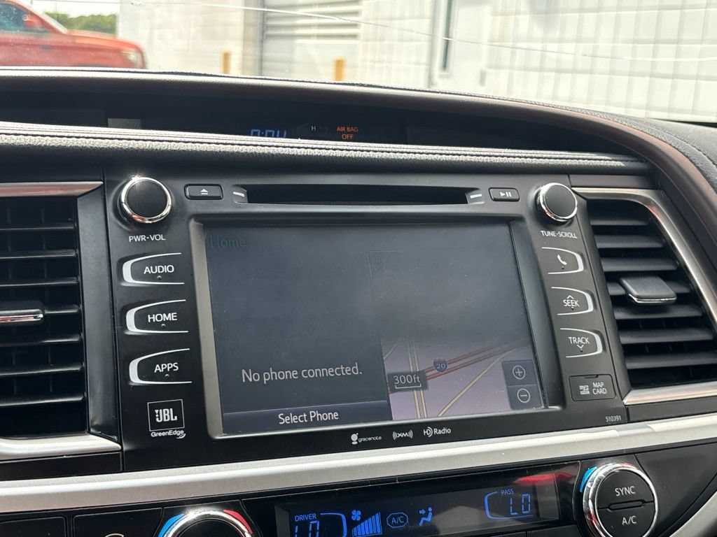 Used 2019 Toyota Highlander Limited FWD image 12